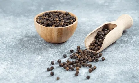 Giá tiêu hôm nay 1/4/2026: Giá tiêu vượt mốc 141.000 đồng/kg