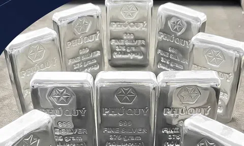 Giá bạc hôm nay 10/4/2026: Biến động mạnh, trái chiều