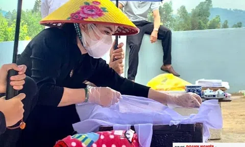 Người phụ nữ hiếm muộn và hành trình 5 năm xây "mái ấm" cho 242 thai nhi xấu số.