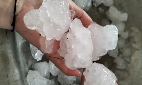 Mưa đá, dông lốc gây thiệt hại tại Nghệ An
