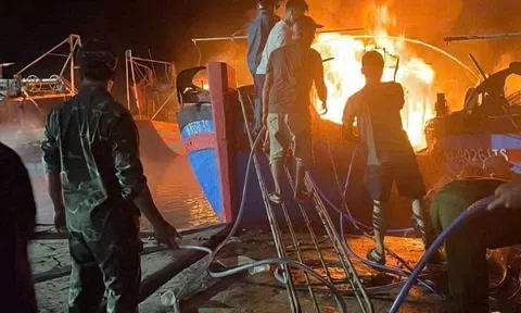Cháy 5 tàu cá gây thiệt hại khoảng 6 tỷ đồng tại Nghệ An