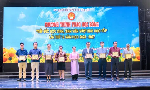 Vedan Việt Nam 15 năm đồng hành cùng chương trình học bổng "Tiếp sức học sinh, sinh viên vượt khó học tốt" tại Tp. Đồng Nai