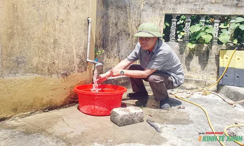 UBND xã Vĩnh Thịnh (Hải Phòng) lấy mẫu xác minh nguồn nước sinh hoạt