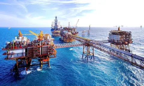 Bức tranh lợi nhuận 2025: Ngành dầu khí, dệt may tăng trưởng vượt bậc