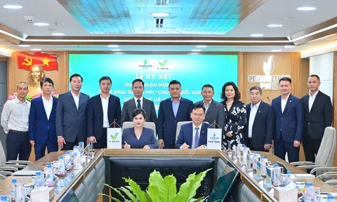 V-Green hợp tác triển khai hơn 3.000 tủ đổi pin xe máy điện tại hệ thống cửa hàng xăng dầu PVOIL