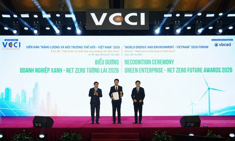 Công ty CP Nhựa Bình Minh được vinh danh Top 10 “Doanh nghiệp tiêu biểu về Năng lượng và Môi trường xanh Việt Nam 2026”