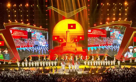 Quảng Ninh tổ chức thành công chương trình nghệ thuật đặc biệt chào mừng thành công Đại hội XIV của Đảng