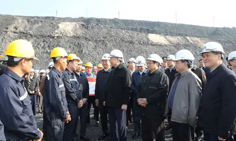 Tổng Bí thư Tô Lâm gặp mặt, chúc Tết công nhân ngành Than tại Quảng Ninh