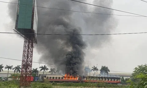 Cháy 2 toa tàu hỏa chở khách tuyến Hải Phòng – Hà Nội