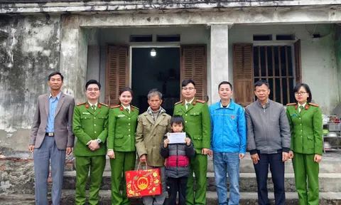 Gần dân từ những việc làm bình dị