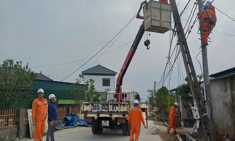 Hà Tĩnh: Công ty Điện lực tập trung xử lý dứt điểm tồn tại sau mưa bão
