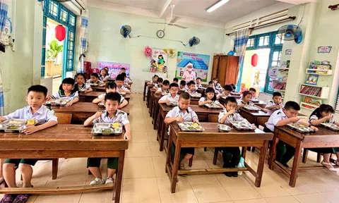 Đà Nẵng: Kiểm soát an toàn thực phẩm trong trường học