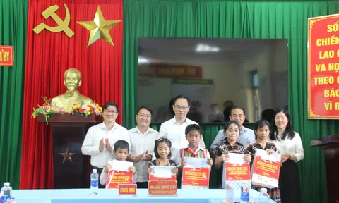 Bộ trưởng Hoàng Minh Sơn kiểm tra tiến độ trường nội trú biên giới lớn nhất Đà Nẵng