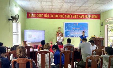 Xã Trà Liên tuyên truyền, hướng dẫn người dân nộp hồ sơ trực tuyến qua Cổng Dịch vụ công Quốc gia