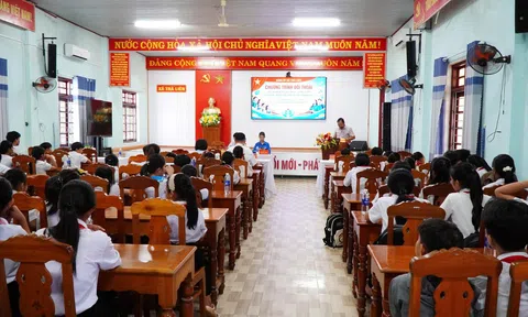 Đà Nẵng: Người đứng đầu cấp ủy, chính quyền xã Trà Liên đối thoại với hơn 70 em học sinh trên địa bàn