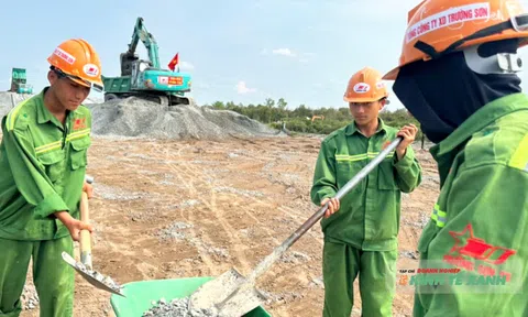 Dỡ tải để thi công cao tốc Cao Lãnh - An Hữu