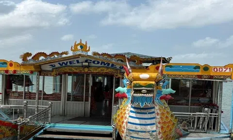 Thuyền rồng trên sông Hương: Câu chuyện mưu sinh sau vẻ đẹp du lịch Huế