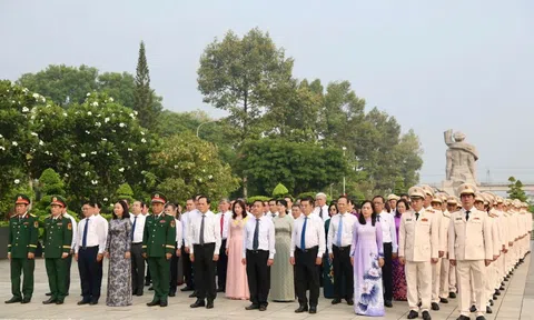 Lãnh đạo TP. Hồ Chí Minh thành kính tri ân các Anh hùng liệt sĩ