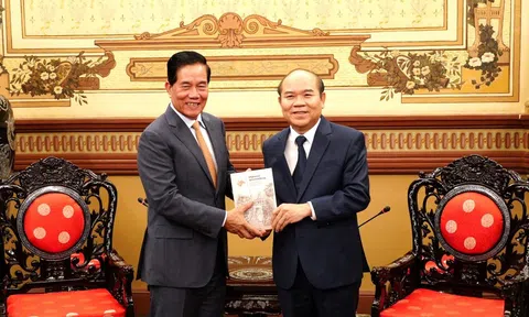 TP. Hồ Chí Minh và Phnom Penh mở rộng hợp tác, hướng tới phát triển đô thị bền vững