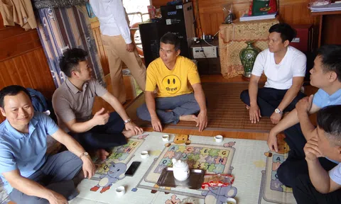 Thăm những người lặng thầm canh giữ an toàn cho du khách giữa lòng hồ