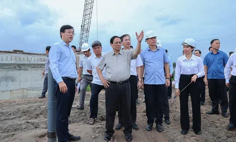 Thủ tướng yêu cầu bố trí vốn ngay cho các dự án giao thông đang triển khai