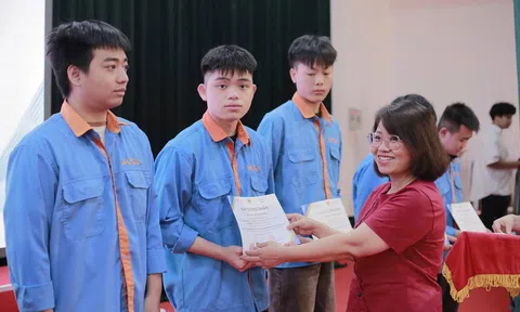 Kenan Foundation Asia và Quỹ Caterpillar Foundation vì nguồn nhân lực chất lượng cao cho tương lai xanh