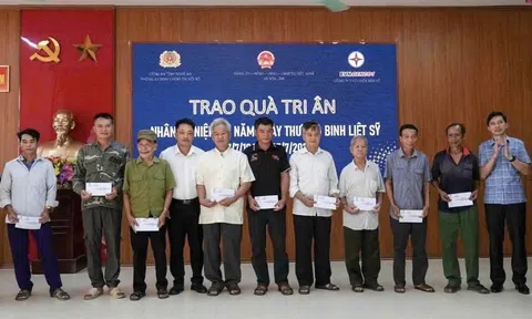 Công an tỉnh Nghệ An và Công ty Thuỷ điện Bản Vẽ tri ân các gia đình chính sách và người có công với cách mạng