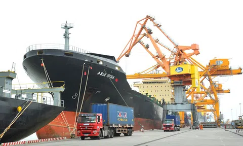 Xuất nhập khẩu khởi động năm 2026 giảm tốc, nhập siêu quay trở lại