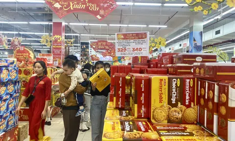 Tăng giờ phục vụ xuyên Tết, nhiều siêu thị tại TP. HCM mở cửa 24/24 đón cao điểm mua sắm