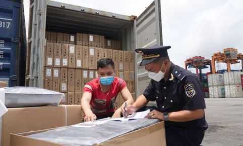 Tháo gỡ các cách hiểu khác nhau trong xử lý khai bổ sung và hủy tờ khai hải quan