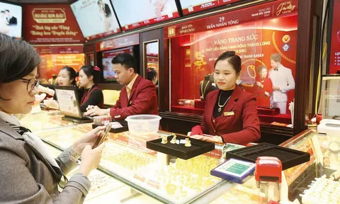 Vàng dịp Vía Thần Tài điều chỉnh giảm, thế giới tăng trở lại