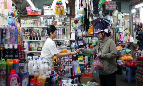 Từ tháng 3, hộ kinh doanh không còn được dùng tài khoản cá nhân cho hoạt động buôn bán