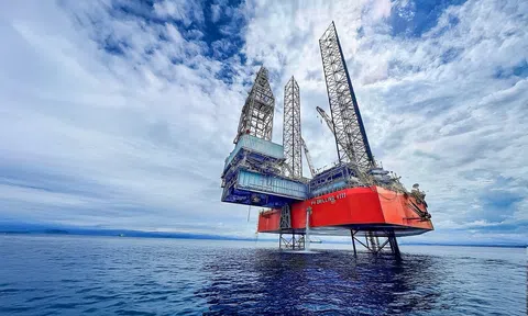 Áp lực chốt lời dâng cao, cổ phiếu dầu khí lao dốc kéo VN-Index mất mốc 1.810 điểm