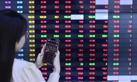 VN-Index mất hơn 115 điểm: Thị trường đối mặt áp lực từ cú sốc giá dầu