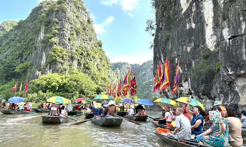 Du lịch dịp lễ sôi động, cảnh báo chiêu lừa đảo gia tăng trên mạng