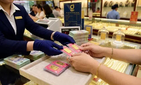 Giá vàng thế giới bật tăng, thị trường trong nước vẫn ổn định