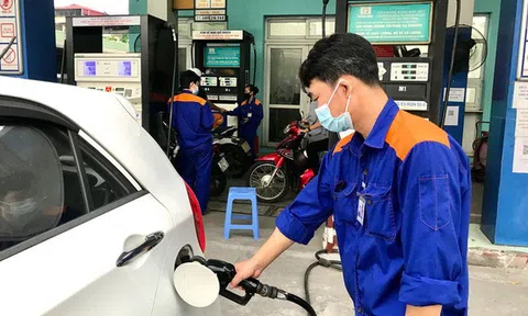 Thuế nhập khẩu xăng dầu tiếp tục về 0% đến cuối quý II/2026