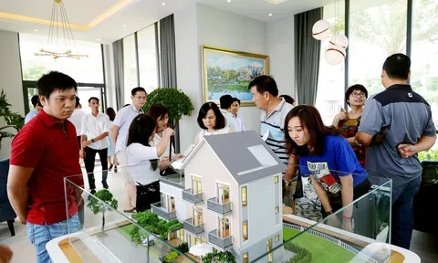 Người mua nhà thận trọng khi lãi suất và giá bán cùng tăng