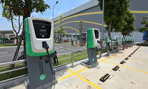 Bộ Xây dựng thúc tiến độ đưa trạm sạc vào các điểm dừng cao tốc