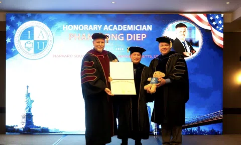 Doanh nhân Phạm Hồng Điệp được International American University trao tặng danh hiệu Viện sĩ Danh dự