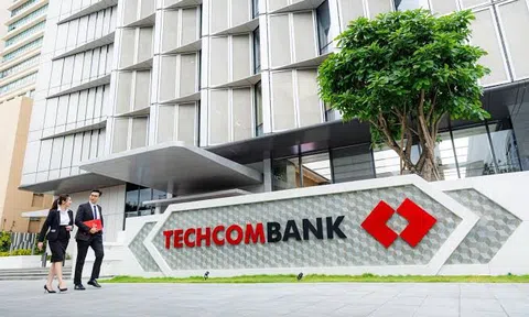 Techcombank lập kỷ lục lợi nhuận quý II, lãi 6 tháng đạt 18.500 tỷ đồng