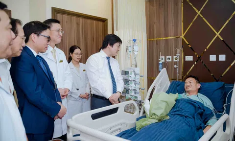 Lần đầu tiên tại Việt Nam - Vinmec phẫu thuật xuyên Việt hai chiều bằng Robot cách xa 1.700km