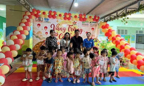 Mang niềm vui Trung thu đến với 300 em nhỏ