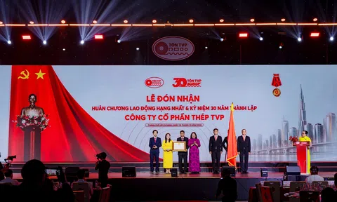 Thép TVP đánh dấu 30 năm phát triển với Huân chương Lao động hạng Nhất