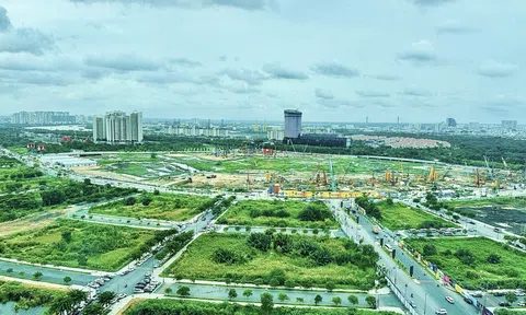 TP.HCM cùng ngành ngân hàng khơi thông 757.000 tỷ đồng vốn cho 15 dự án trọng điểm
