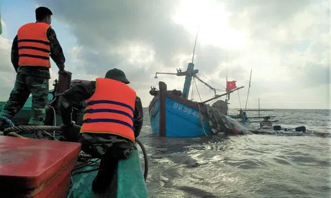 Bộ đội biên phòng Cà Mau::  Giúp ngư dân an toàn trong mọi tình huống
