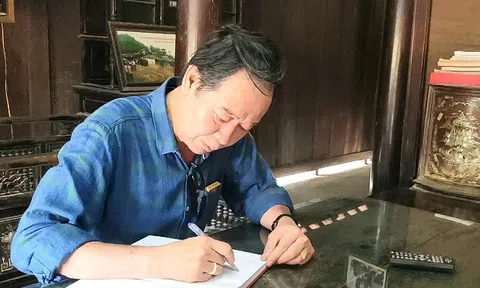 Nhà báo Vũ Quang: " Không nên làm báo nếu...