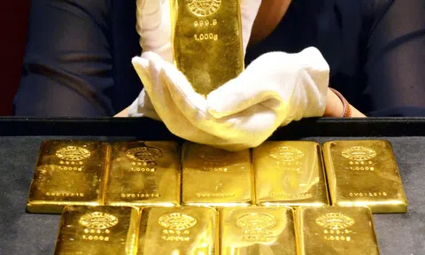 Lo ngại biến thể COVID-19 mới, giá vàng châu Á đi lên