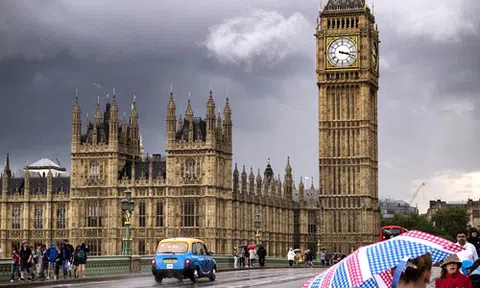 Anh tiếp tục thắt chặt các quy định du lịch