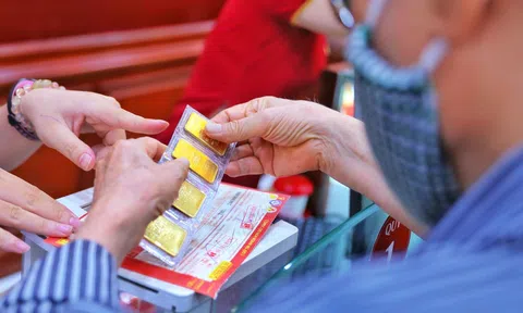 Giá vàng sáng 6/12 giao dịch trên 61 triệu đồng/lượng